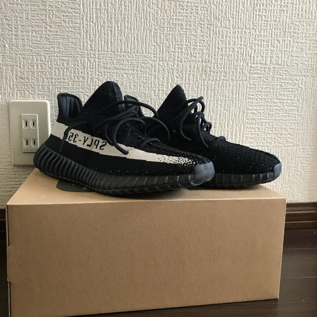 adidas(アディダス)のyeezy boost 350 v2 oreo メンズの靴/シューズ(スニーカー)の商品写真