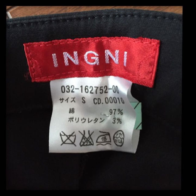 INGNI(イング)のINGNI カプリパンツ 美品 ‼︎ レディースのパンツ(クロップドパンツ)の商品写真