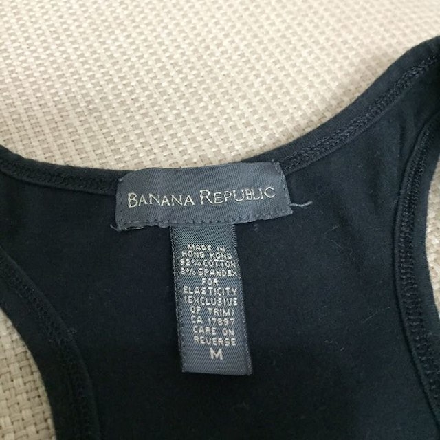 Banana Republic(バナナリパブリック)のBANANA REPUBLIC ロゴ入り黒タンクトップ レディースのトップス(タンクトップ)の商品写真