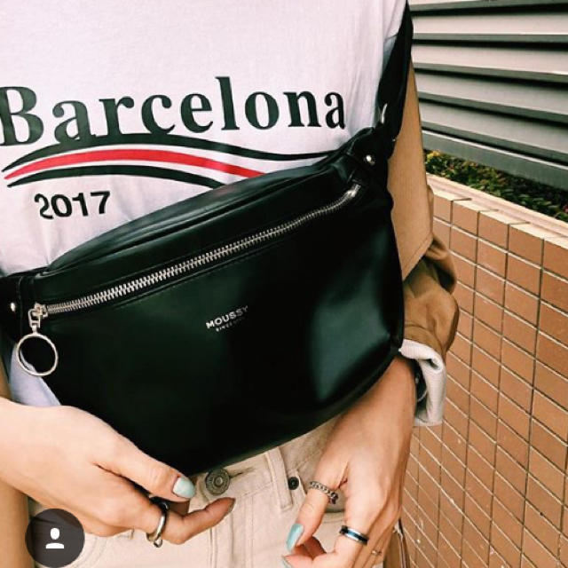 即完売品♡MOUSSY waist&shoulder BAG♡ボディバッグslyウエストショルダーバッグ