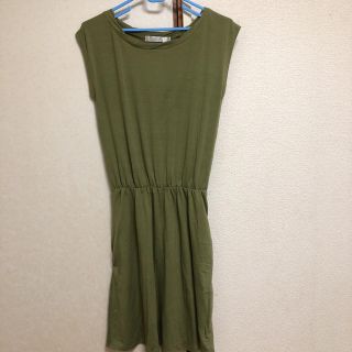 ☆新品タグ付き☆カットワンピース(ひざ丈ワンピース)