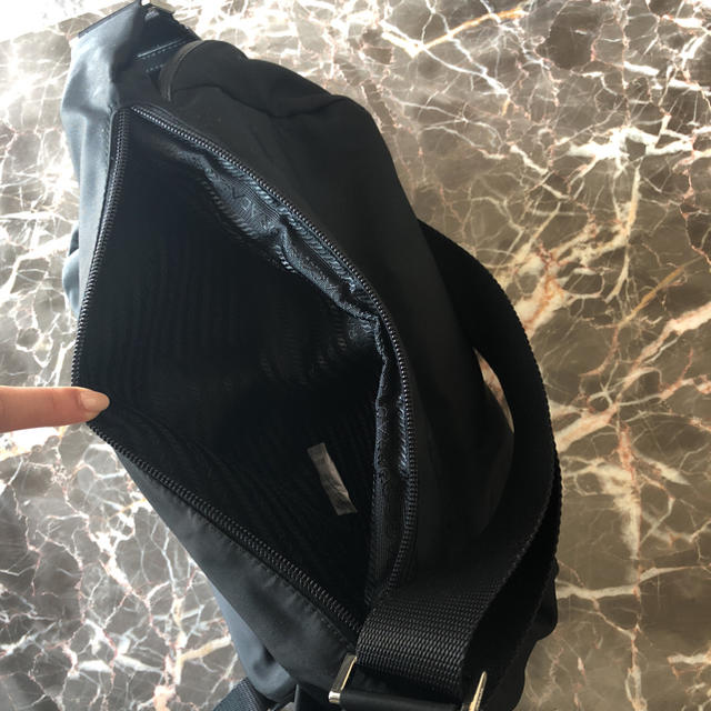 PRADA(プラダ)の【新品未使用】PRADA ショルダーバッグ メンズのバッグ(ショルダーバッグ)の商品写真