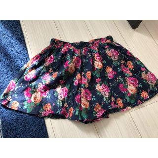 オゾック(OZOC)のOZOC☆花柄ショートパンツ(ショートパンツ)