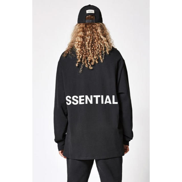 FEAR OF GOD(フィアオブゴッド)のSサイズ essentials fog ロンT ブラック メンズのトップス(Tシャツ/カットソー(七分/長袖))の商品写真