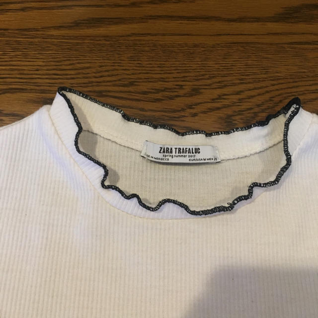 ZARA(ザラ)のZARA ショート丈Tシャツ レディースのトップス(Tシャツ(半袖/袖なし))の商品写真