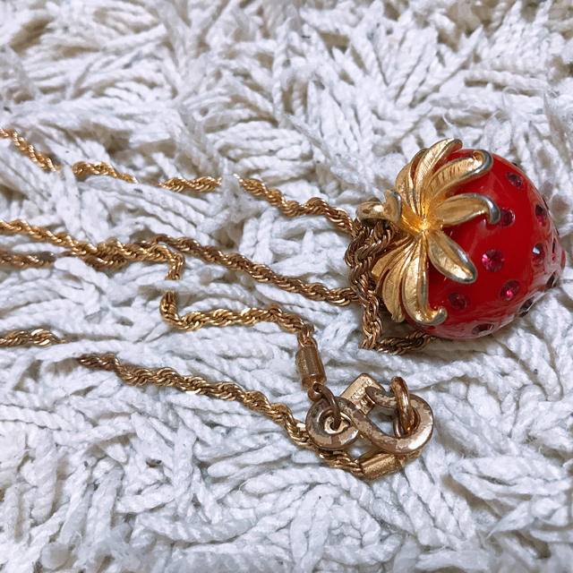 ANNA SUI - ANNA SUI イチゴ ネックレスの通販 by poposhop ANNA SUI - ANNA SUI イチゴ ネックレスの通販 by poposhop