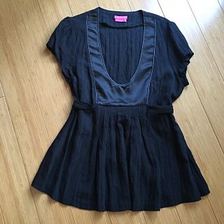 ビーシービージーマックスアズリア(BCBGMAXAZRIA)の美品＊BCBG 半袖ブラウス(シャツ/ブラウス(半袖/袖なし))