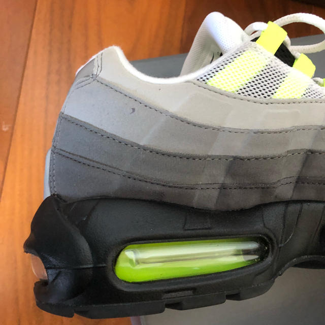 NIKE(ナイキ)のairmax95  イエローグラデ  2018 メンズの靴/シューズ(スニーカー)の商品写真