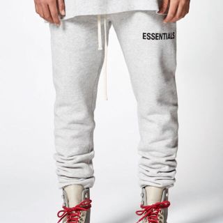 フィアオブゴッド(FEAR OF GOD)のkazu様専用 M FOG essentials sweatpants(その他)