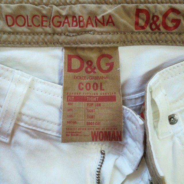 D&G(ディーアンドジー)の【最終値下げ！】D & G 　ホワイトジーンズ レディースのパンツ(デニム/ジーンズ)の商品写真