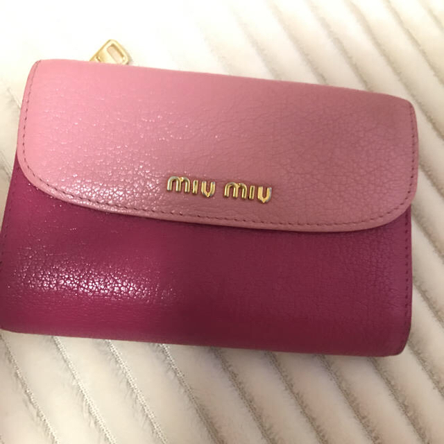 miumiu 財布