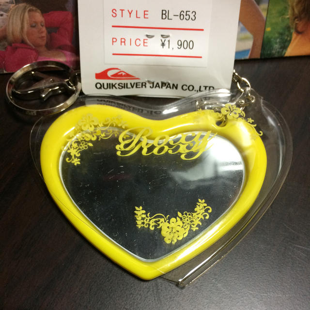 Roxy(ロキシー)の新品★ROXY【ロキシー】チェーン付き手鏡 YELLOW レディースのファッション小物(その他)の商品写真