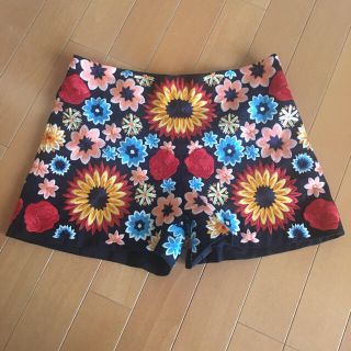 【新品】アリスアンドオリビア ボタニカル柄 ショートパンツ S