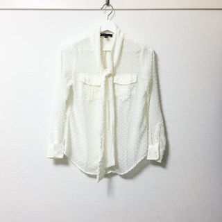 バナナリパブリック(Banana Republic)のBanana Republic❣️定価１万 クリップドット ボウタイブラウス(シャツ/ブラウス(長袖/七分))