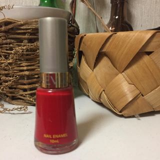 レブロン(REVLON)のレブロン マニキュア レッド C-011 新品✨(マニキュア)