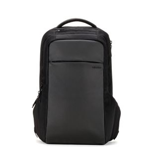 インケース(Incase)のIncase Icon Triple Black 日本未発売品！(バッグパック/リュック)