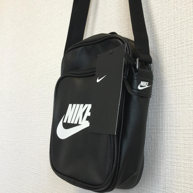 NIKE(ナイキ)のナイキ NIKE ショルダーバッグ 新品タグ付き 即購入OK  レディースのバッグ(ショルダーバッグ)の商品写真