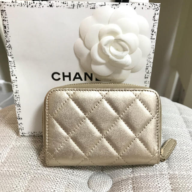 CHANEL(シャネル)の正規品レアシャネル コインケース カードケース ゴールド レディースのファッション小物(コインケース)の商品写真