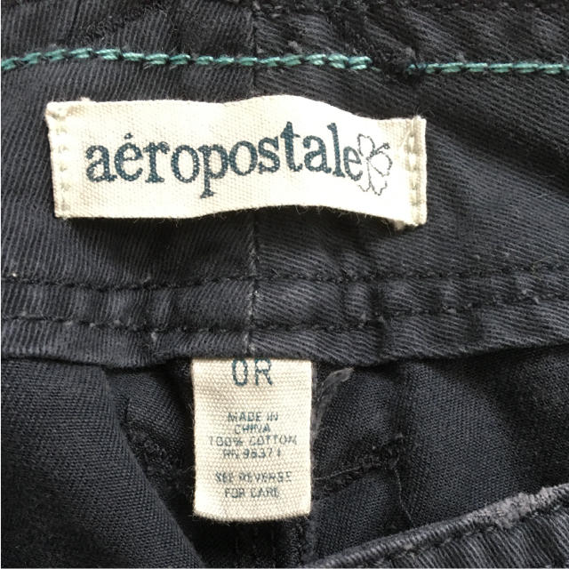 AEROPOSTALE(エアロポステール)のAEROPOSTALE パンツ ダメージ チノパン S ネイビー レディースのパンツ(チノパン)の商品写真