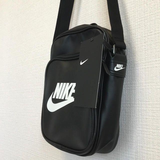 NIKE(ナイキ)のナイキ ショルダーバッグ 新品 タグ付き 即購入OK レディースのバッグ(ショルダーバッグ)の商品写真