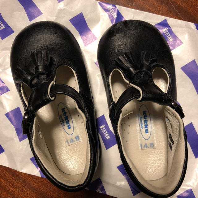 familiar(ファミリア)のfamiliar 黒の革靴 サイズ14.5センチ キッズ/ベビー/マタニティのキッズ靴/シューズ(15cm~)(フォーマルシューズ)の商品写真
