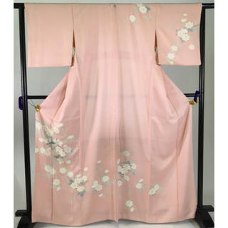 ミツコシ(三越)の着物 付下げ ピンク 草花 鳥 刺繍 一つ紋 正絹 袷 167cm Mサイズ (着物)