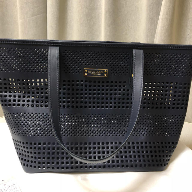 BURBERRY BLUE LABEL(バーバリーブルーレーベル)の新品 未使用 ブルーレーベル クレストブリッジ 本革バック レディースのバッグ(トートバッグ)の商品写真