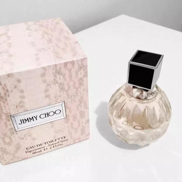 JIMMY CHOO(ジミーチュウ)の香水♪ジミーチュウ オードトワレ40ml コスメ/美容の香水(香水(女性用))の商品写真