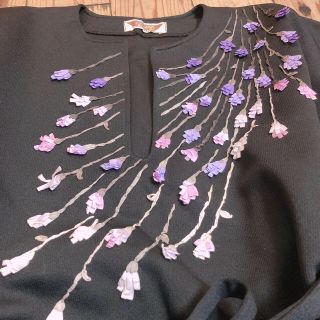 サンタモニカ(Santa Monica)のused お花刺繍トップス(カットソー(半袖/袖なし))