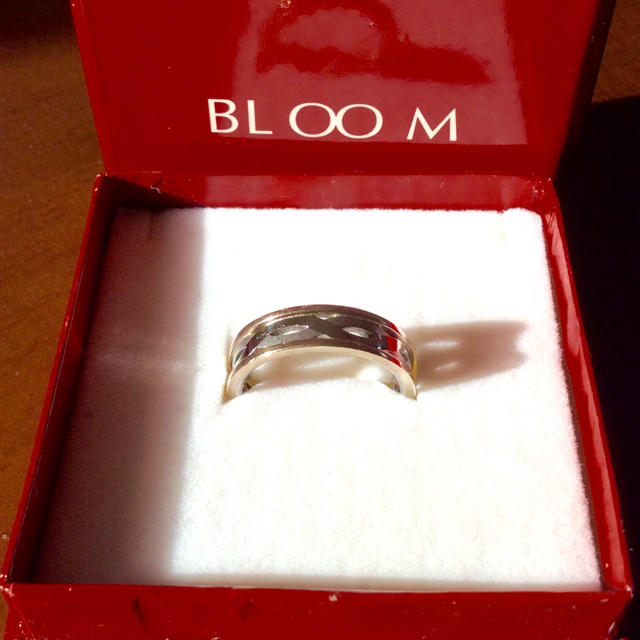 BLOOM(ブルーム)のお値下げ BLOOM ブルーム リング 流線 透かし ユニセックス  13号 レディースのアクセサリー(リング(指輪))の商品写真