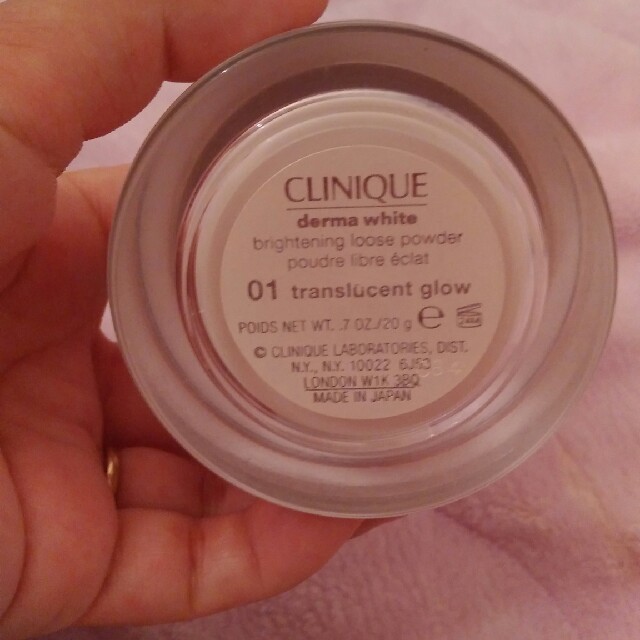 CLINIQUE(クリニーク)のクリニーク　ブライトニングルースパウダー コスメ/美容のベースメイク/化粧品(フェイスパウダー)の商品写真