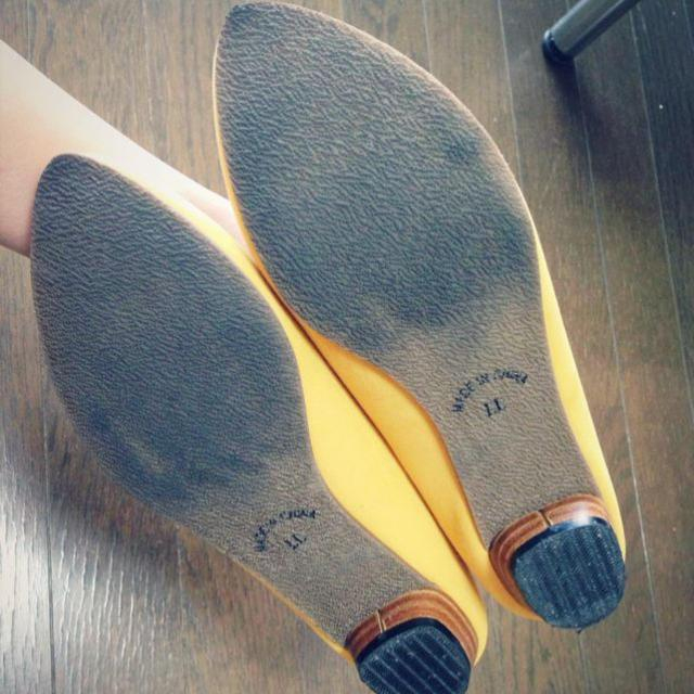 黄色パンプス レディースの靴/シューズ(ハイヒール/パンプス)の商品写真