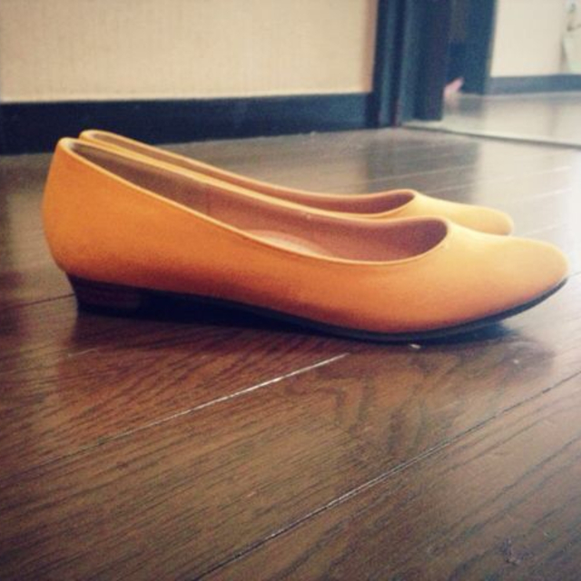 黄色パンプス レディースの靴/シューズ(ハイヒール/パンプス)の商品写真