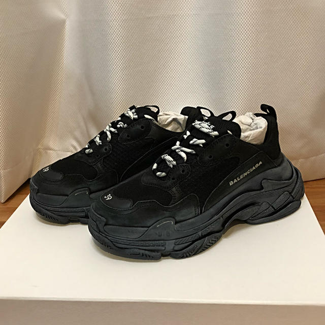 BALENCIAGA triple s39