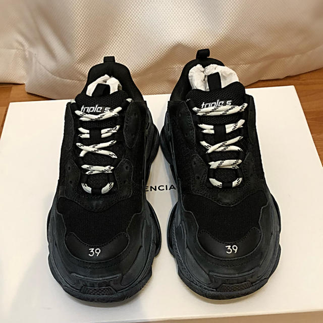 Balenciaga(バレンシアガ)の【専用】Balenciaga triple s 39 バレンシアガ トリプルS  メンズの靴/シューズ(スニーカー)の商品写真