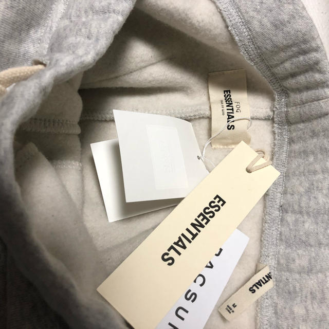 FEAR OF GOD(フィアオブゴッド)のessentials  fear of god fog スウェットパンツ グレー メンズのパンツ(その他)の商品写真