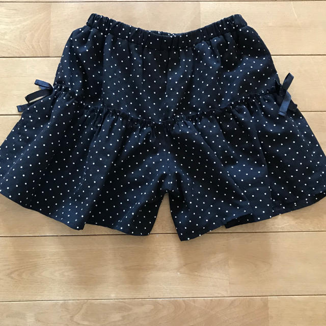 GU(ジーユー)のドット柄リボン付きキュロット 120 キッズ/ベビー/マタニティのキッズ服女の子用(90cm~)(パンツ/スパッツ)の商品写真