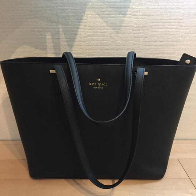 【超美品】Katespade ケイトスペード　トートバッグ　黒　A4対応