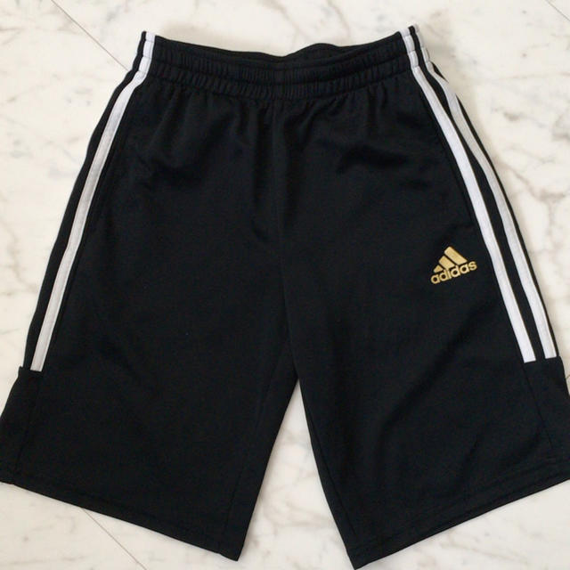 adidas(アディダス)のadidasジャージ セットアップ キッズ/ベビー/マタニティのキッズ服男の子用(90cm~)(その他)の商品写真