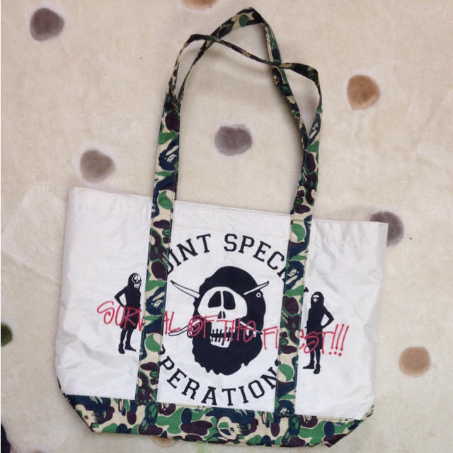 A BATHING APE(アベイシングエイプ)の未使用☆エイプ ナイロントートバッグ レディースのバッグ(トートバッグ)の商品写真