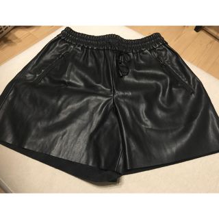 ザラ(ZARA)のZARA レザーショートパンツ(ショートパンツ)