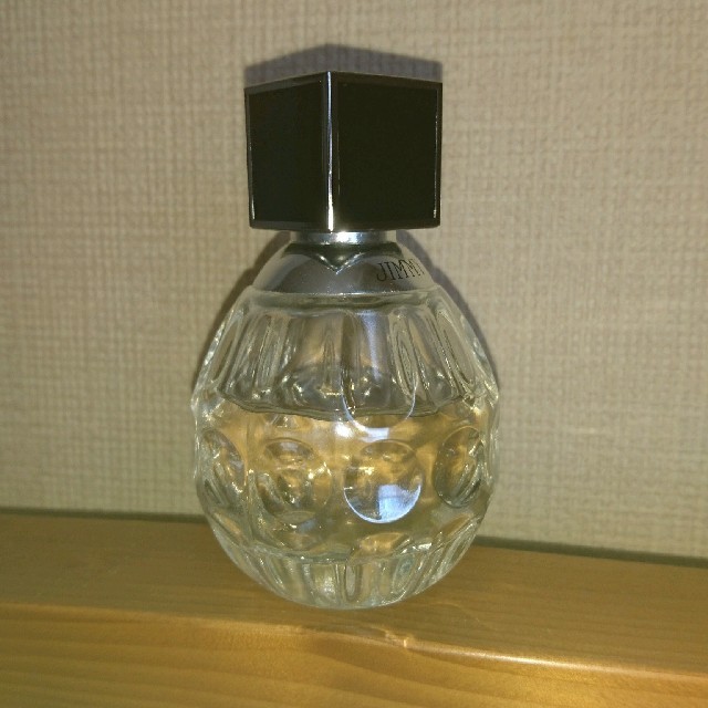 JIMMY CHOO(ジミーチュウ)のジミーチュウ オードトワレ40ml コスメ/美容の香水(香水(女性用))の商品写真