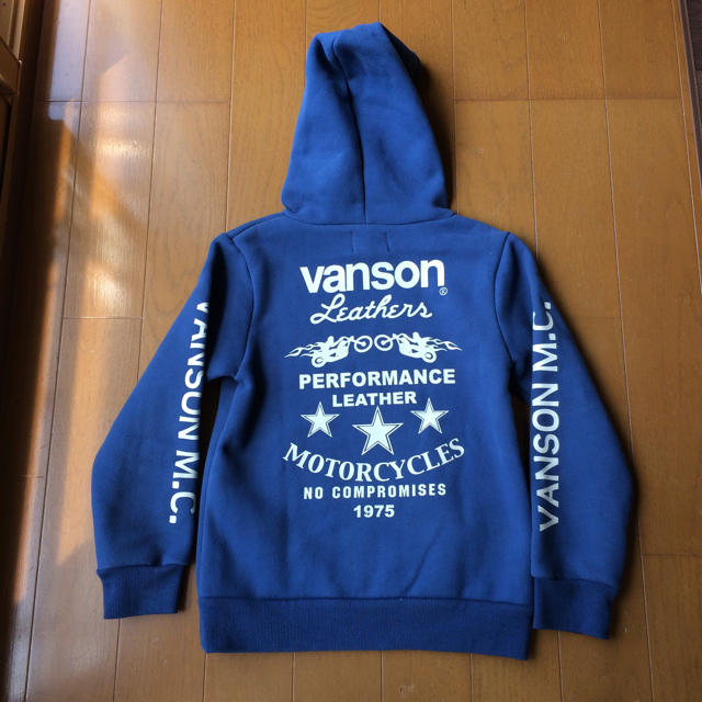 VANSON(バンソン)のVANSON パーカー150㎝ キッズ/ベビー/マタニティのキッズ服男の子用(90cm~)(Tシャツ/カットソー)の商品写真