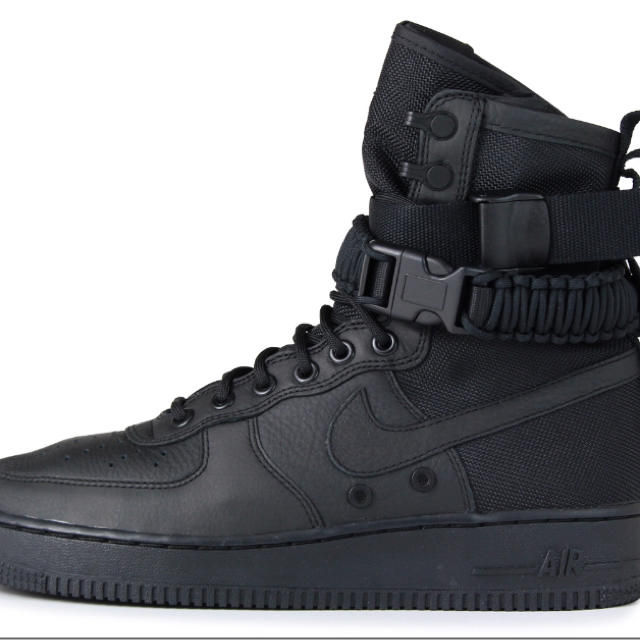 NIKE(ナイキ)の一足限定 NIKE W SF AF1  SPECIAL FIELD  レディースの靴/シューズ(スニーカー)の商品写真