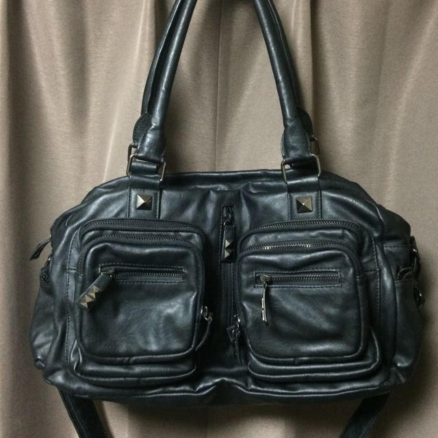 Diavlo(ディアブロ)の黒レザースタッズ付き2wayBag レディースのバッグ(ショルダーバッグ)の商品写真