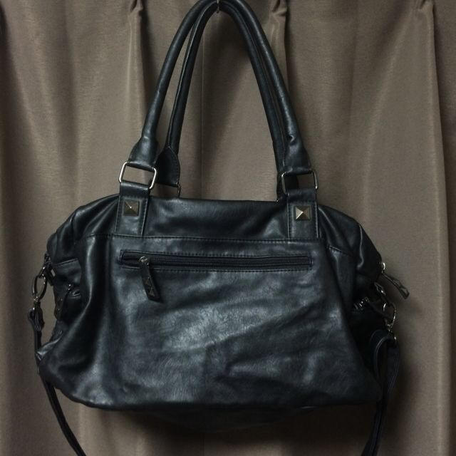 Diavlo(ディアブロ)の黒レザースタッズ付き2wayBag レディースのバッグ(ショルダーバッグ)の商品写真