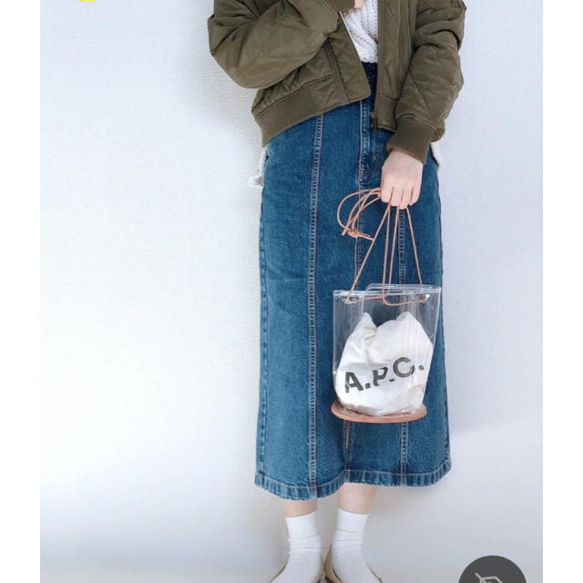 GU(ジーユー)の新品！デニムフロントスリットミディスカート xsサイズ レディースのスカート(ロングスカート)の商品写真