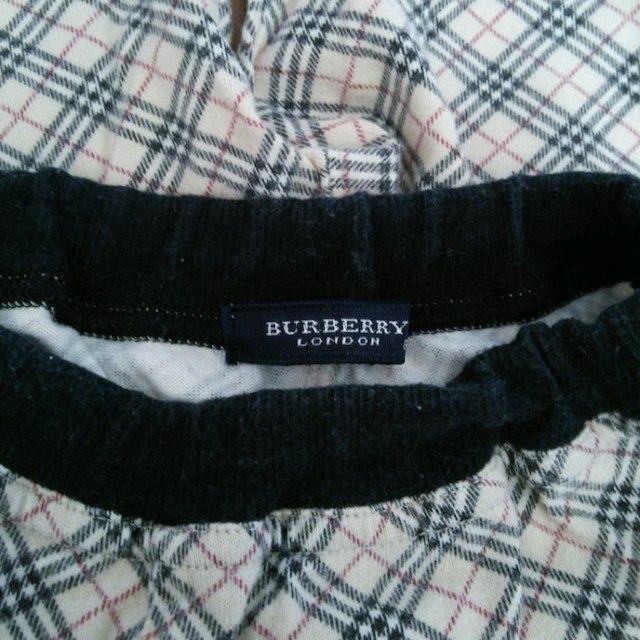 BURBERRY(バーバリー)のバーバリー★８０ｃｍ★チェック柄★半ズボン☆パンツ☆ブランド品 キッズ/ベビー/マタニティのベビー服(~85cm)(パンツ)の商品写真