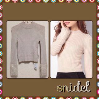 スナイデル(SNIDEL)の新品タグ付き♡ファースリーブニット(ニット/セーター)