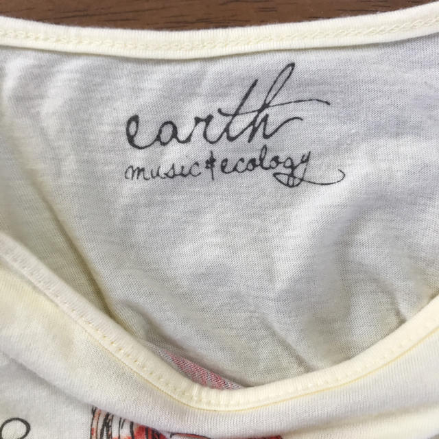 earth music & ecology(アースミュージックアンドエコロジー)のearth music&ecology アリエル柄 Tシャツ 110 キッズ/ベビー/マタニティのキッズ服女の子用(90cm~)(Tシャツ/カットソー)の商品写真